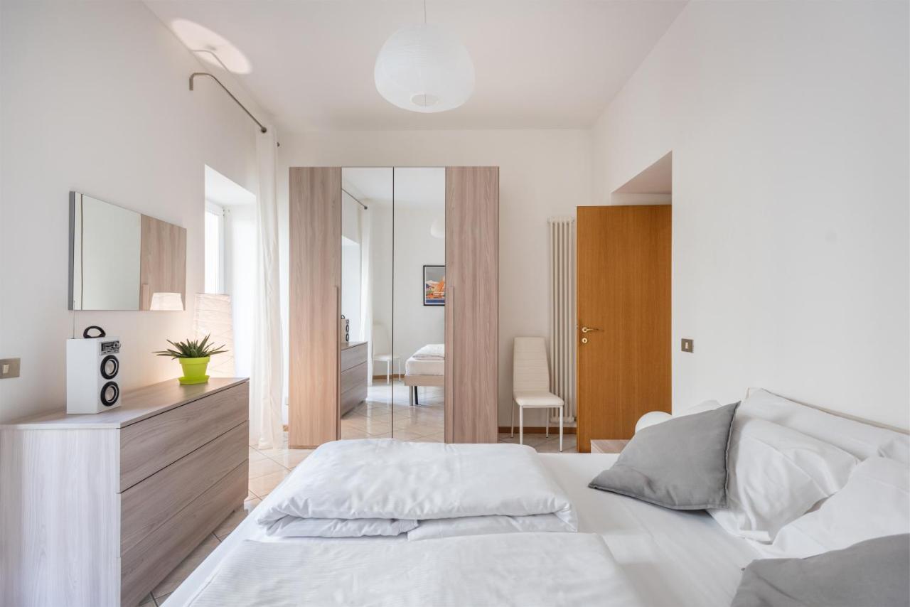 Residenza Ester Riva del Garda Buitenkant foto