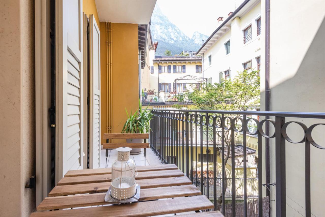 Residenza Ester Riva del Garda Buitenkant foto