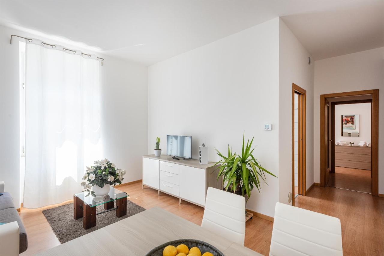 Residenza Ester Riva del Garda Buitenkant foto