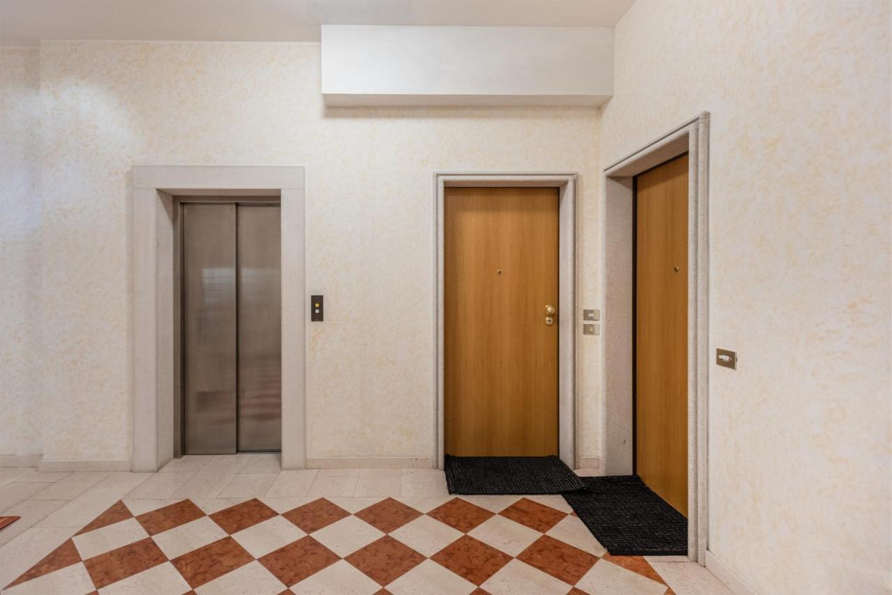 Residenza Ester Riva del Garda Buitenkant foto