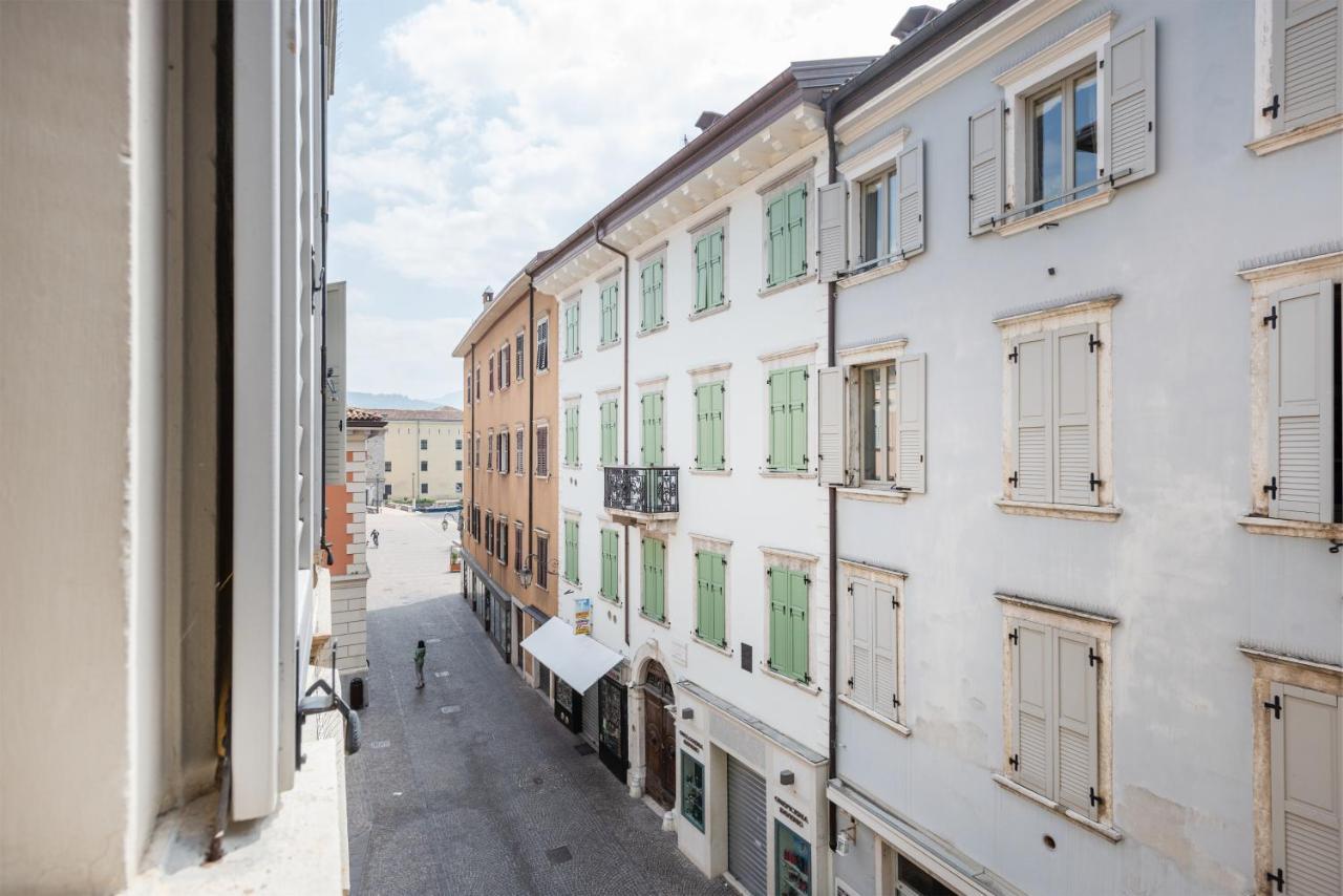 Residenza Ester Riva del Garda Buitenkant foto