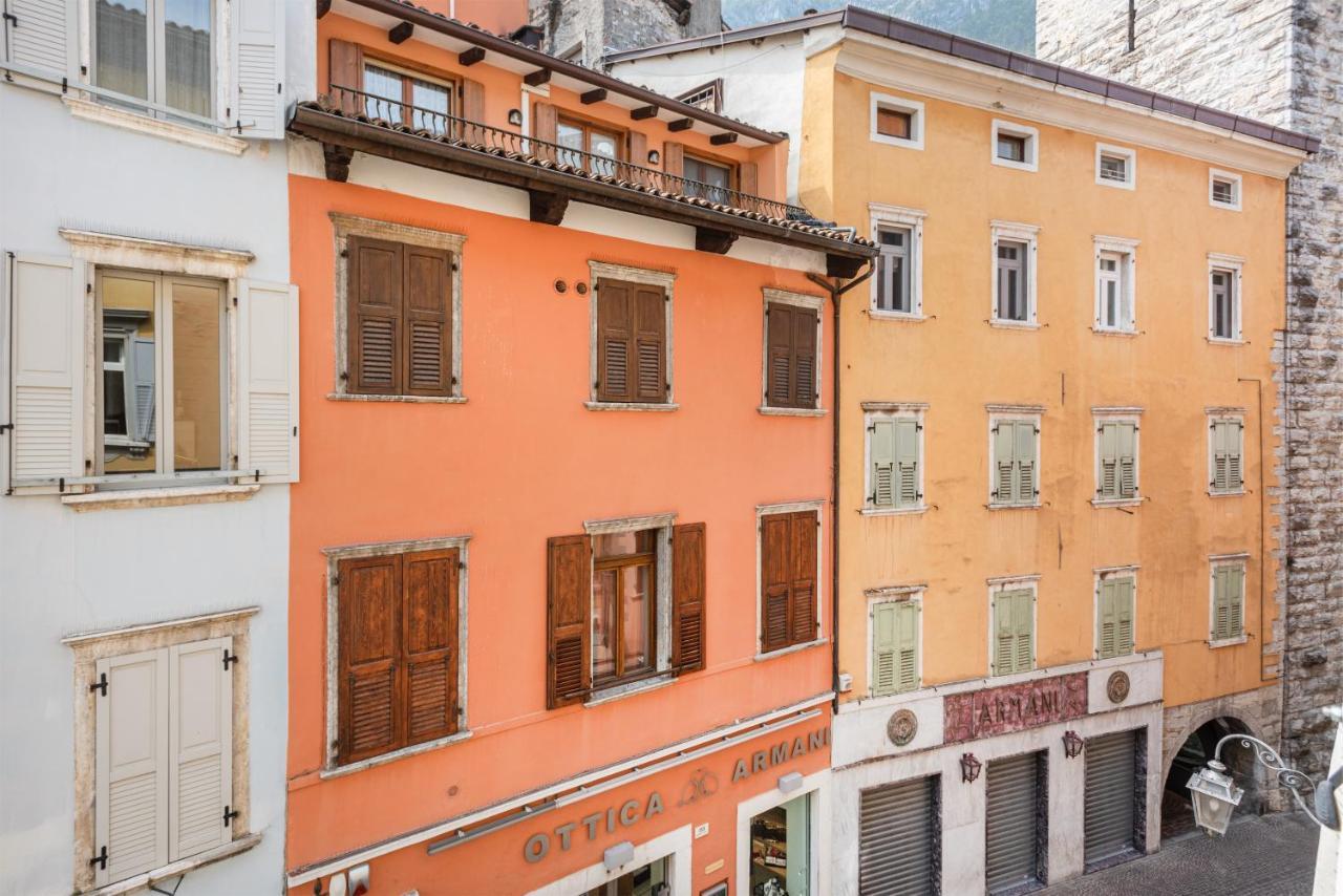 Residenza Ester Riva del Garda Buitenkant foto