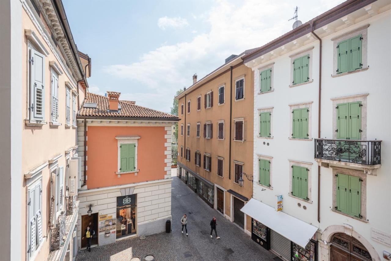 Residenza Ester Riva del Garda Buitenkant foto